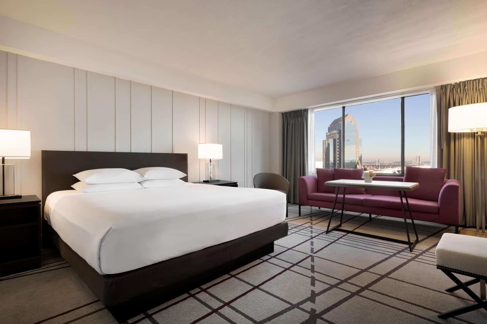 Hyatt Regency Louisville King Bed with City View 01 6a0eff9a